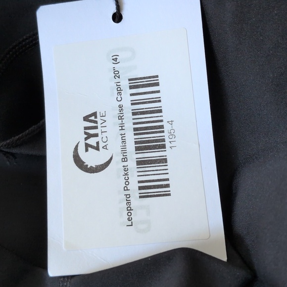 Zyia Women’s Leopard Pocket Brilliant Hi-Rise Capri 20" in Black 4 - Picture 15 of 15